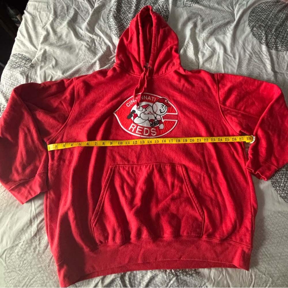 Cincinnati Reds Hoodie - Majestic Brand